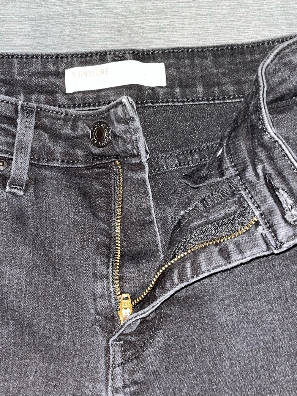 Signature by Levi Strauss Black Skinny Women’s Jeans SMALL 🖤 - Picture 5 of 15